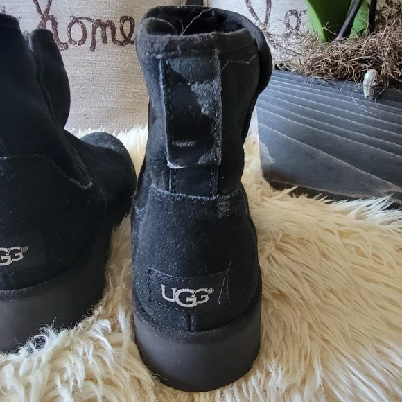 UGG Black Winter Boots - Picture 4 of 12